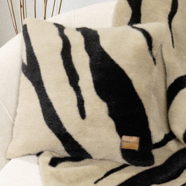 γούνινη διακοσμητική μαξιλαροθήκη 45x45 nima sebra beige