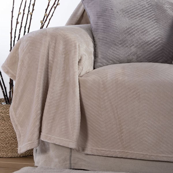 Πώς να Φροντίσω Σωστά ένα Ριχτάρι Fleece για να Διατηρηθεί Μαλακό; διακοσμητικό ριχτάρι fleece κουβέρτα καναπέ 130x180 nef nef dakari ecru (1)