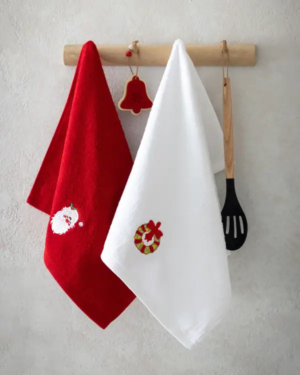Σετ Δώρου (Πετσέτες Κουζίνας + Τρυπητή Σπάτουλα) - Christmas Hug - One Size